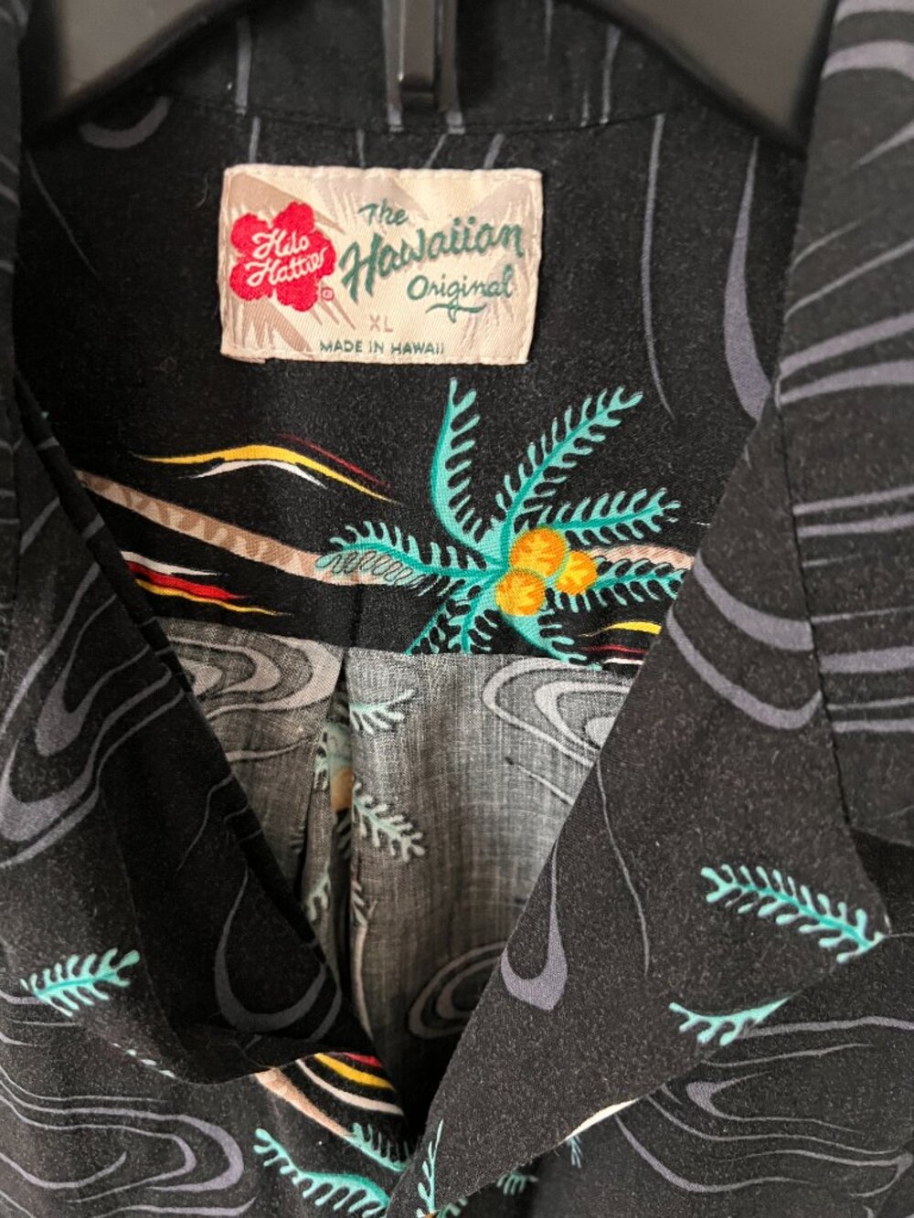 Hilo Hattie The Hawaiian Original Woodie Car Aloha Shirt XL Black Cotton Beach